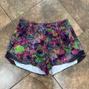 LULULEMON hotty hot shorts 5" inseam